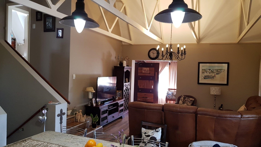 4 Bedroom Property for Sale in Jeffreys Bay Central Eastern Cape